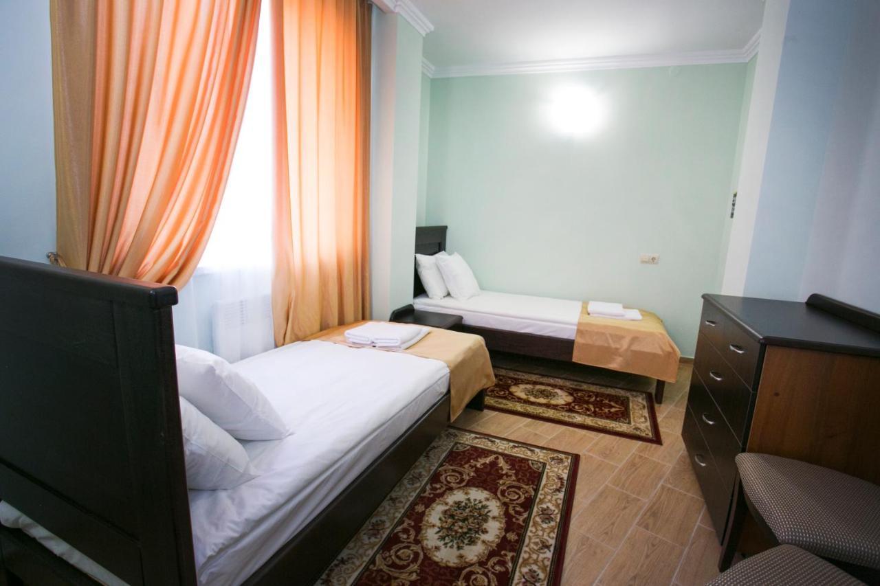 Hotel Acra 수쿰 외부 사진