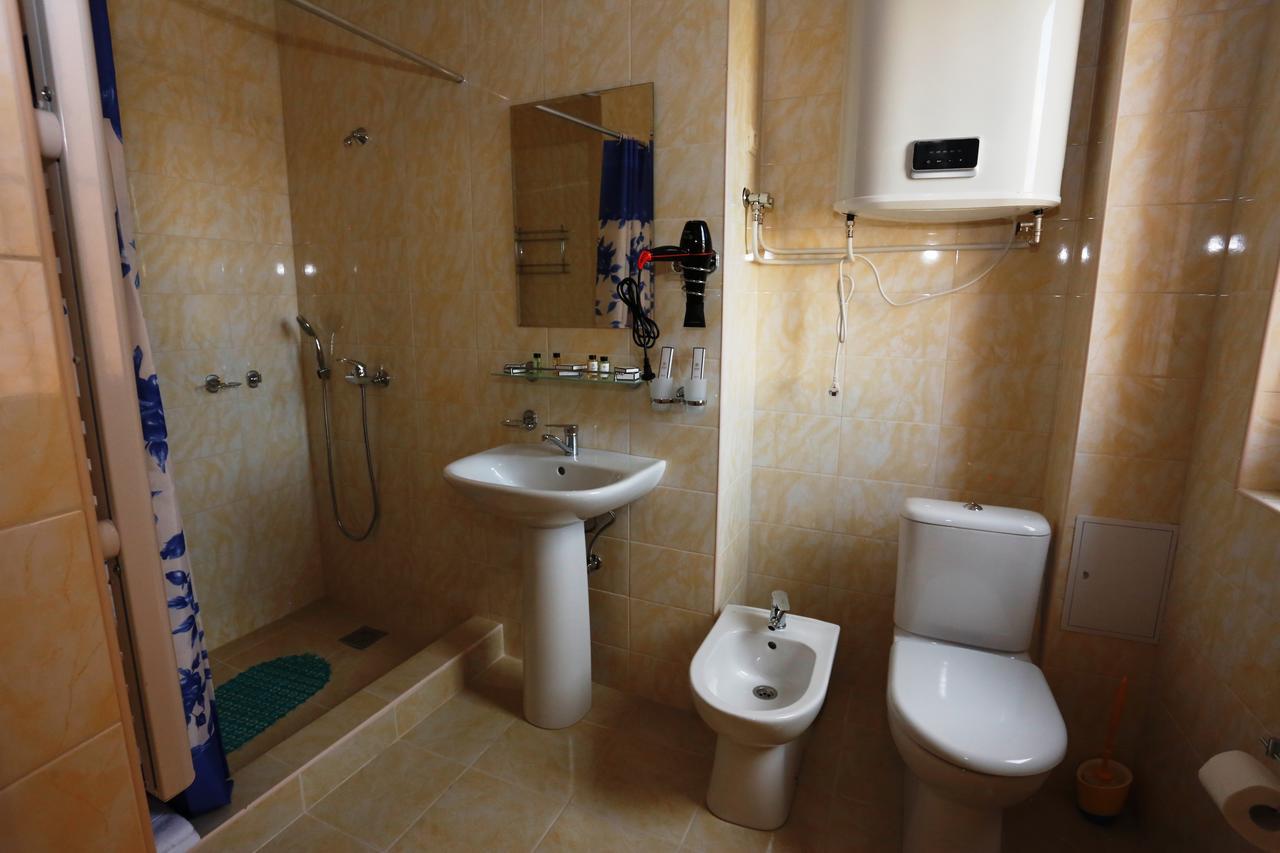 Hotel Acra 수쿰 외부 사진