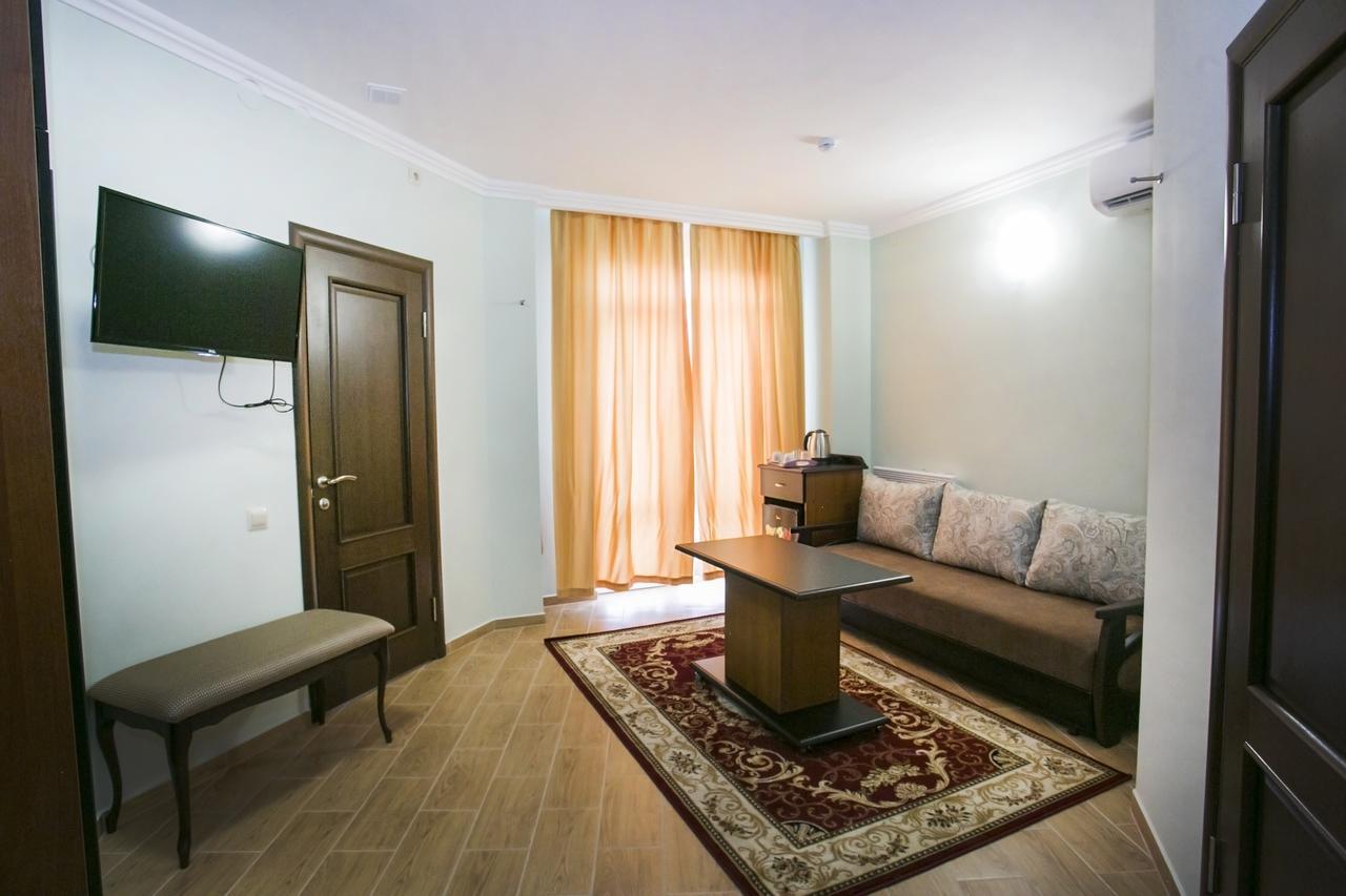 Hotel Acra 수쿰 외부 사진