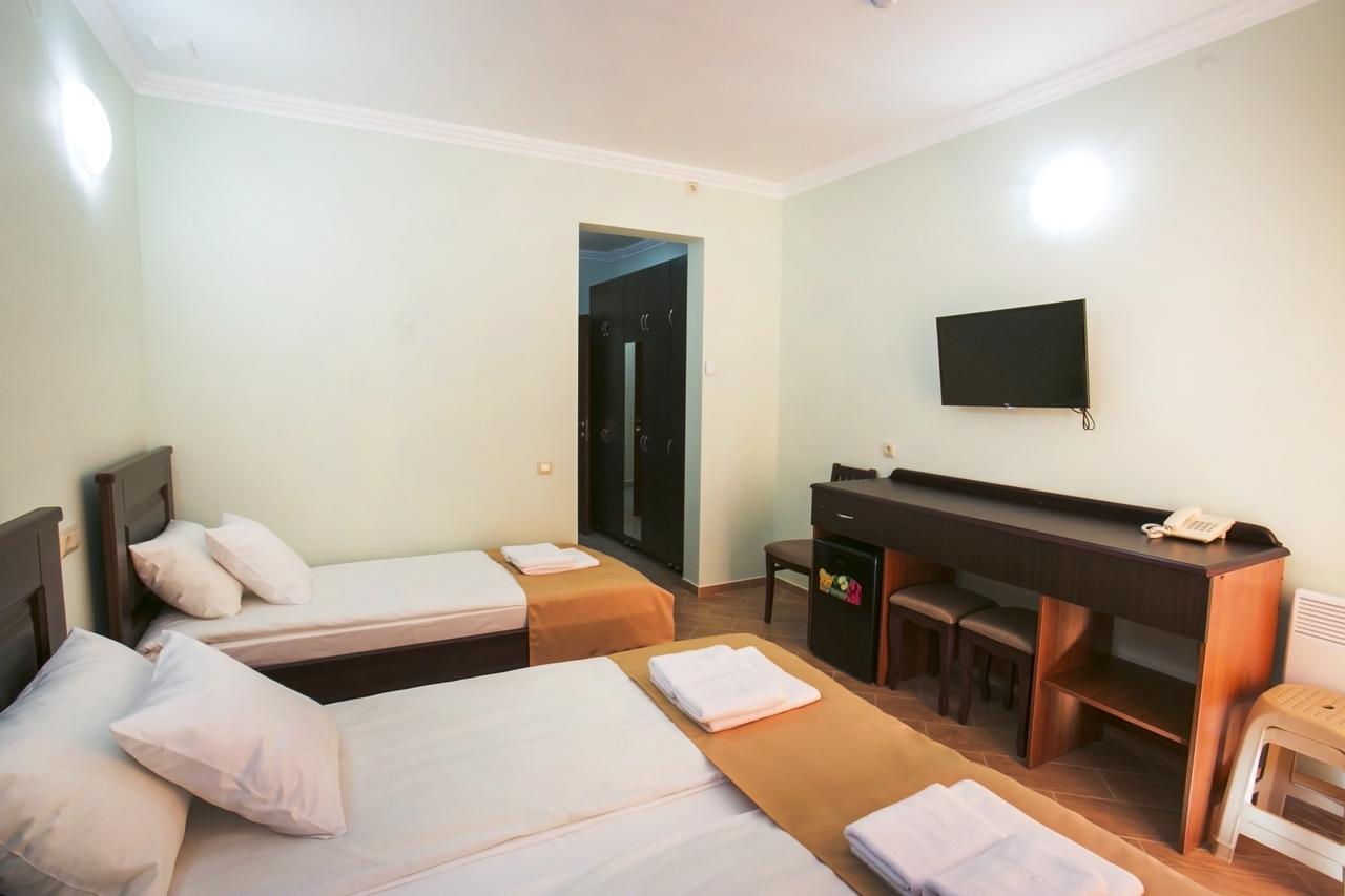 Hotel Acra 수쿰 외부 사진