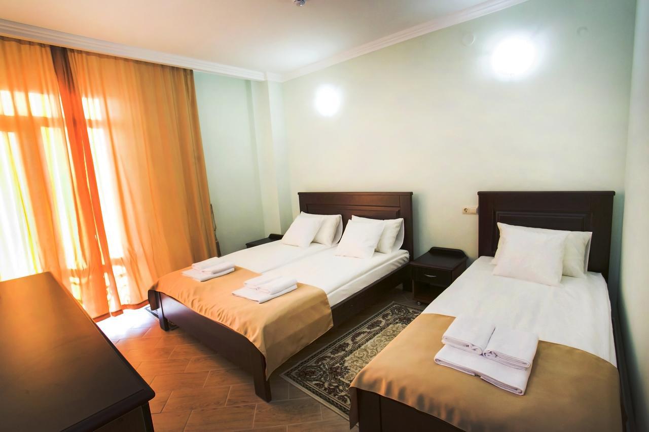 Hotel Acra 수쿰 외부 사진