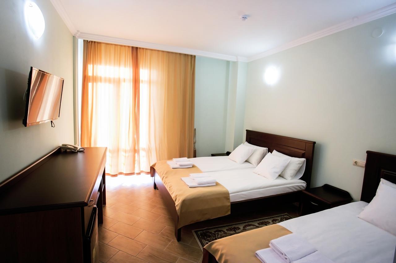 Hotel Acra 수쿰 외부 사진