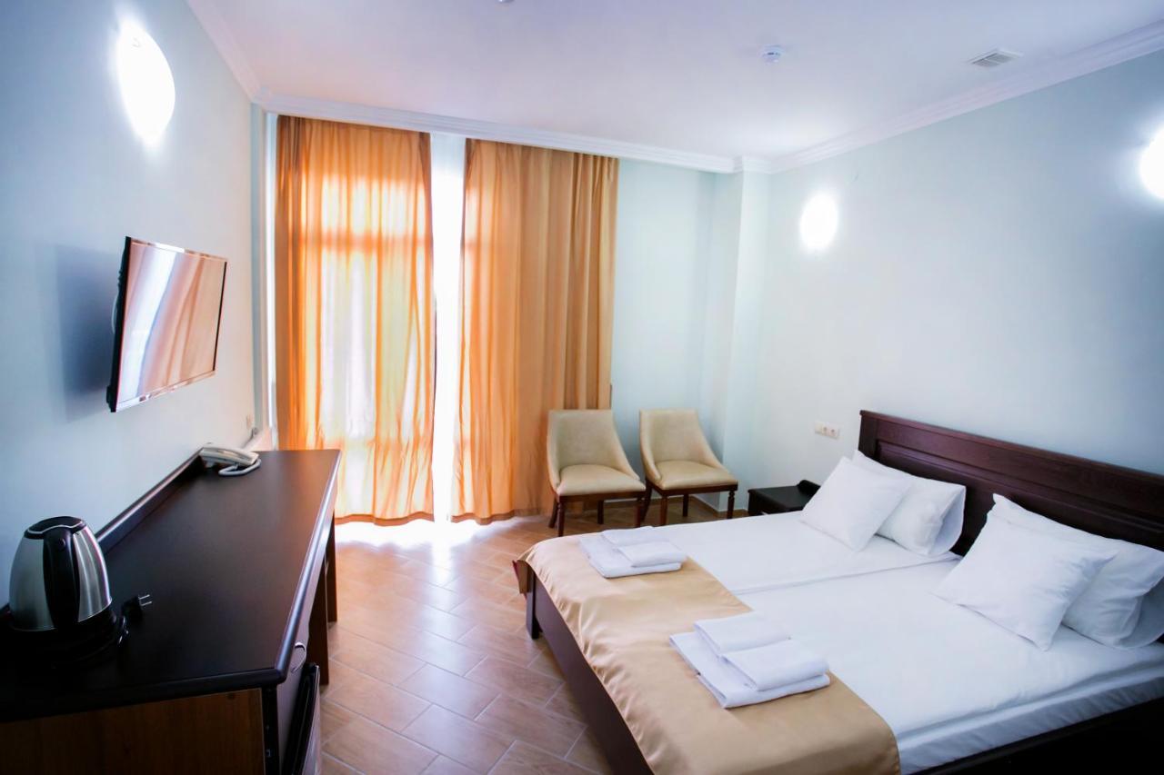 Hotel Acra 수쿰 외부 사진