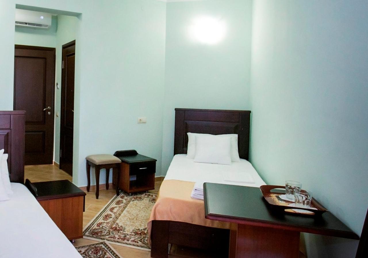 Hotel Acra 수쿰 외부 사진